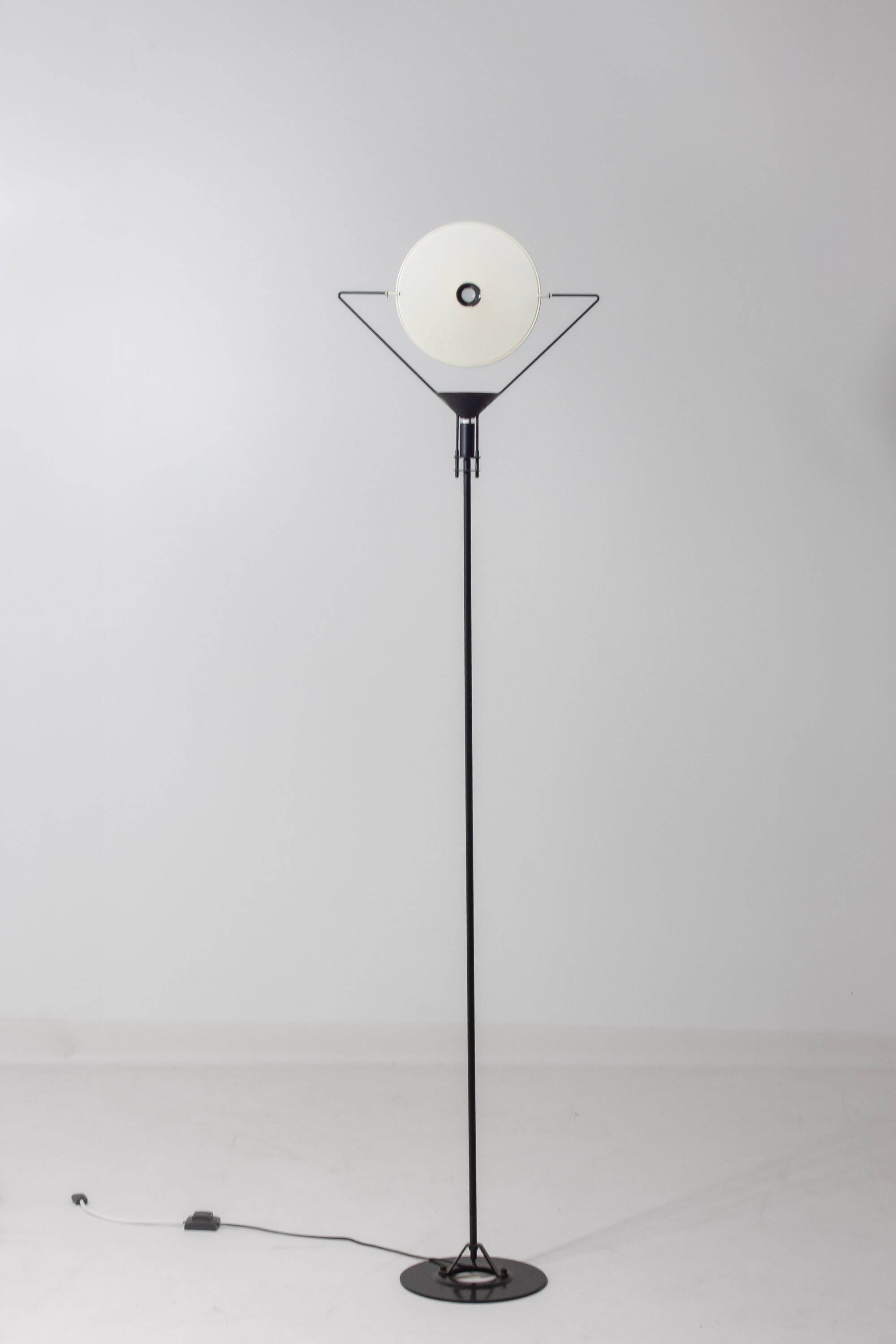 Lampe postmoderne « Polifemo » d'Artemide, Italie, années 1980