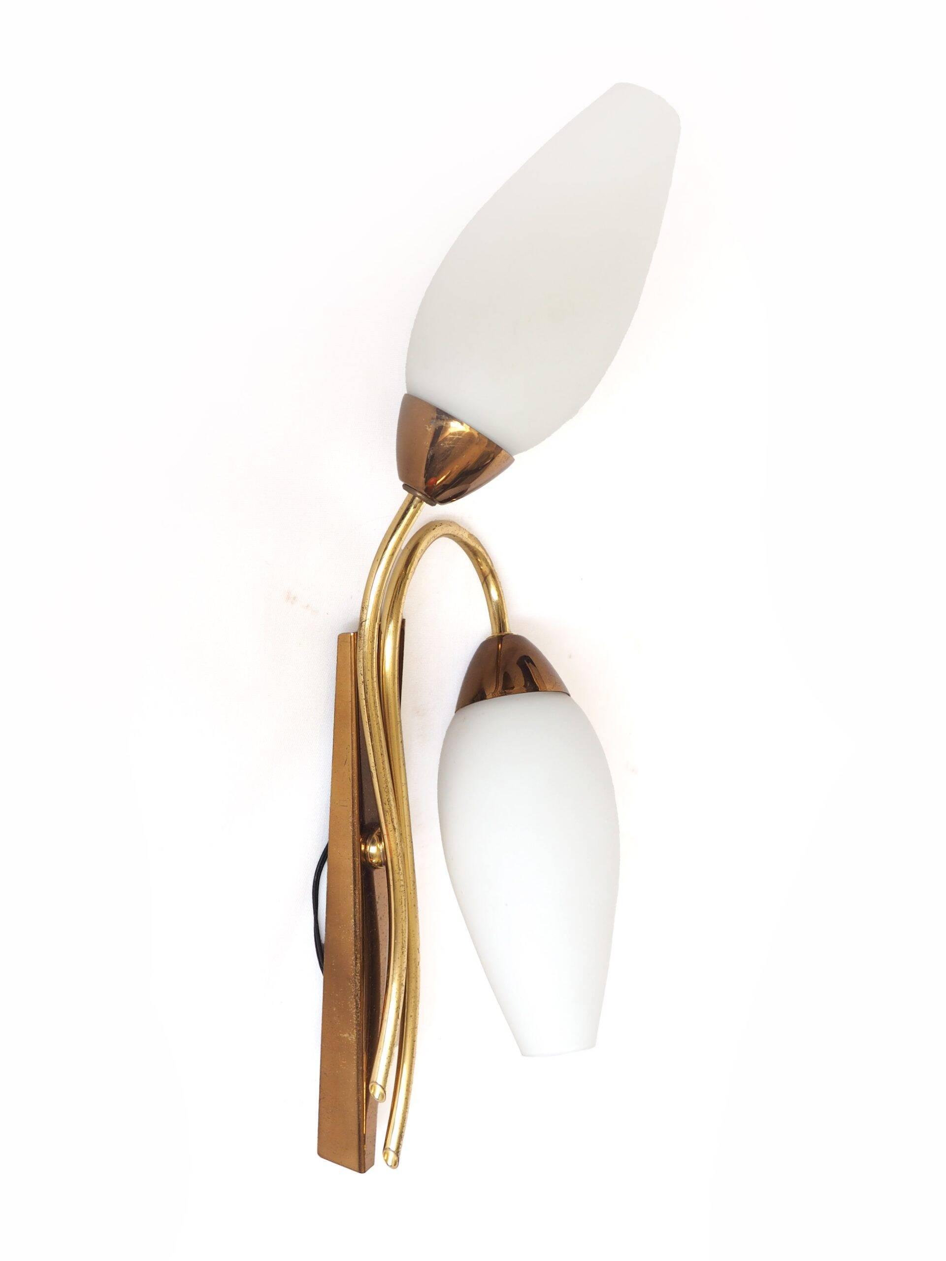 Double opaline flute wall light