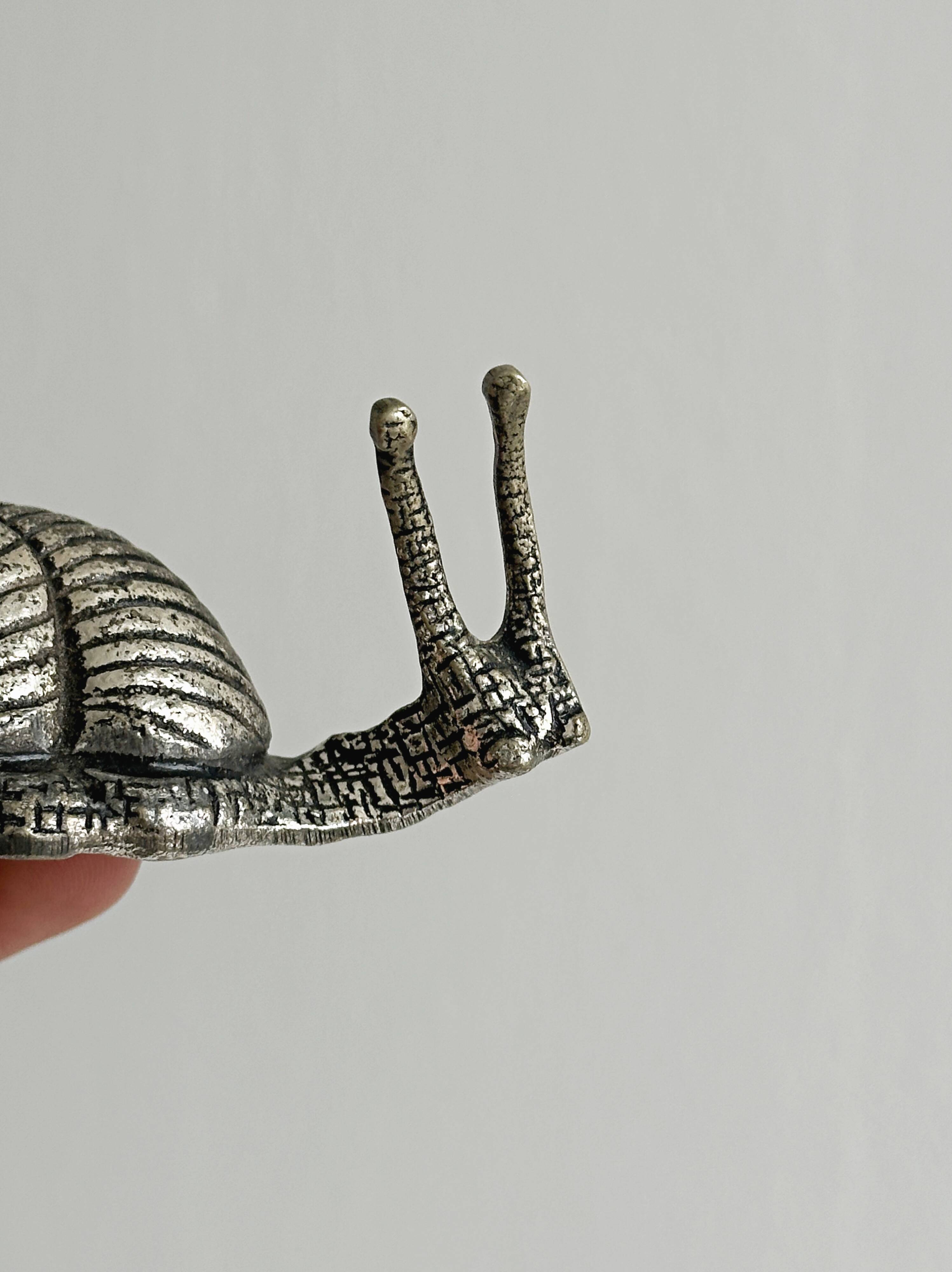 Snail salt or pepper shaker