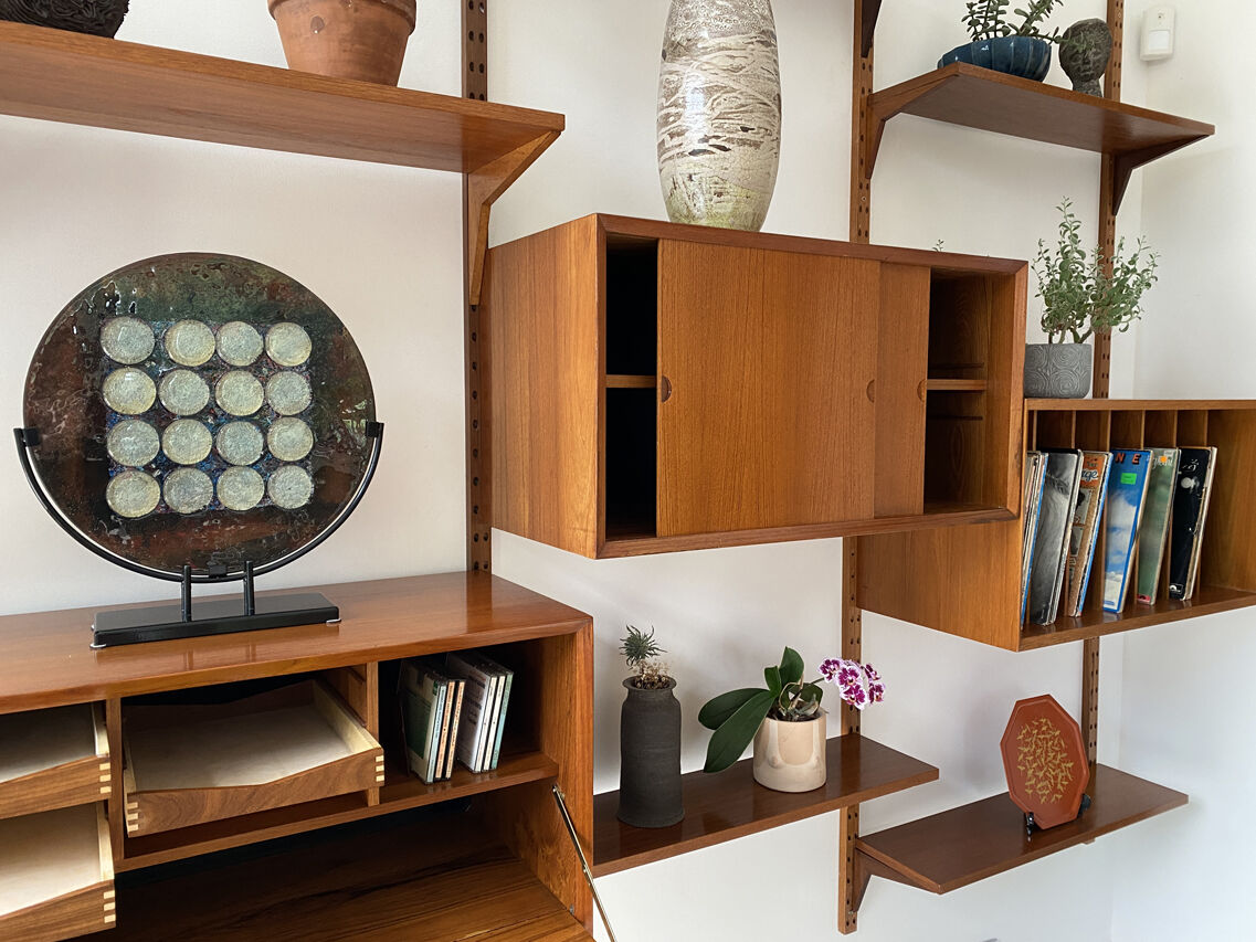 "Royal System" set of 4 teak columns, by Poul Cadovius 1970