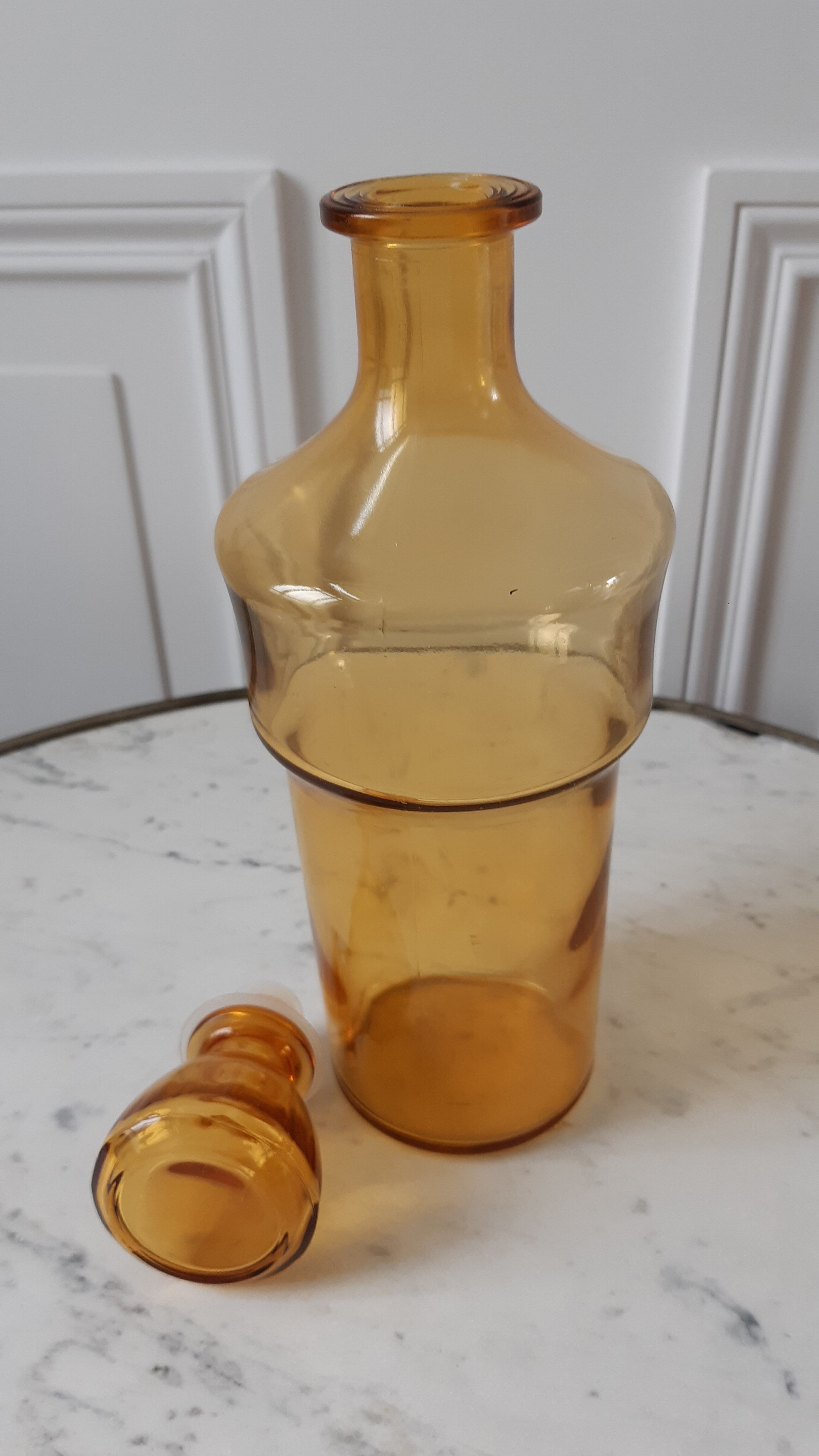Carafe en verre ambré années 70
