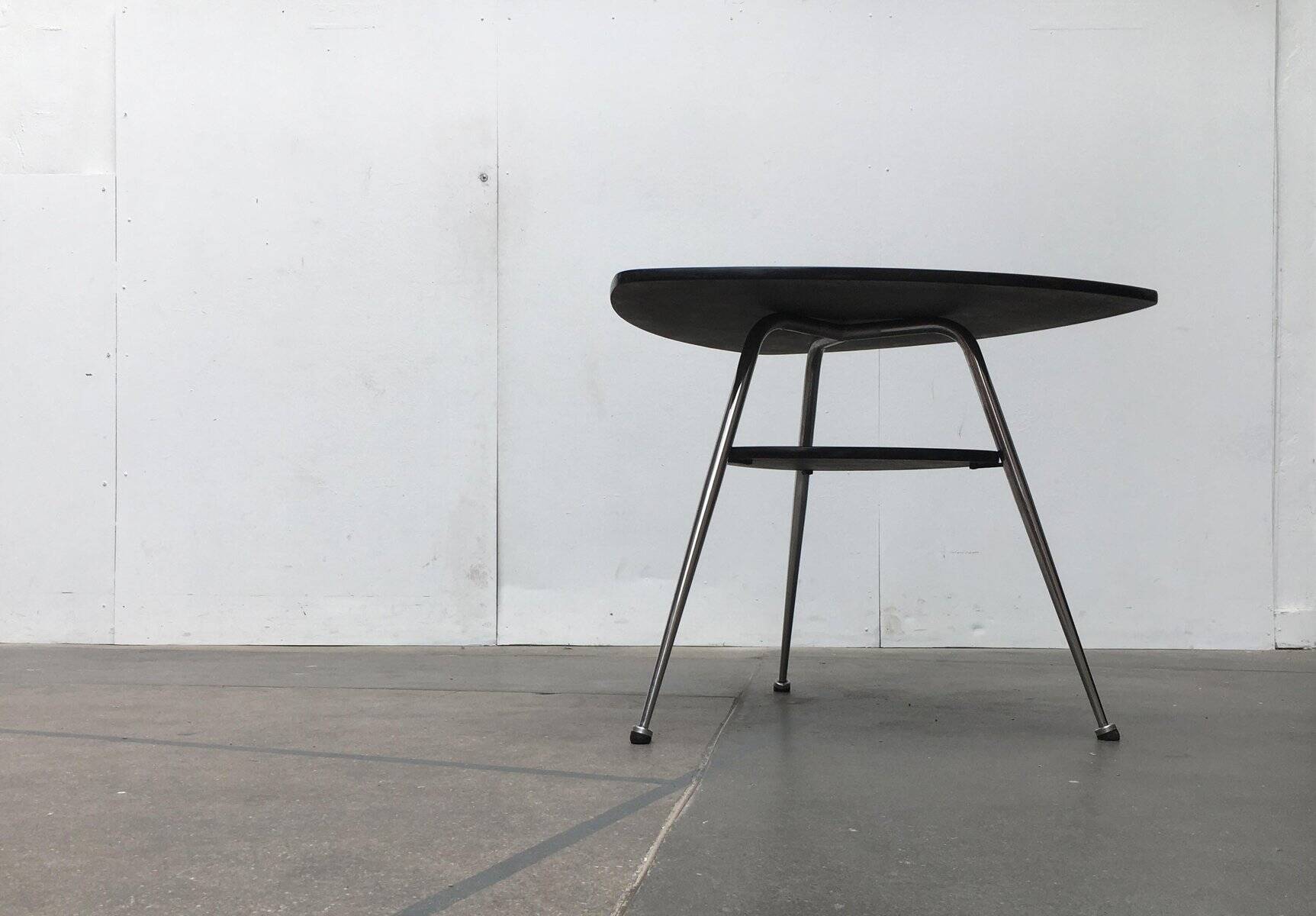 Table basse trépied allemande mi-siècle de Mauser Werke Waldeck