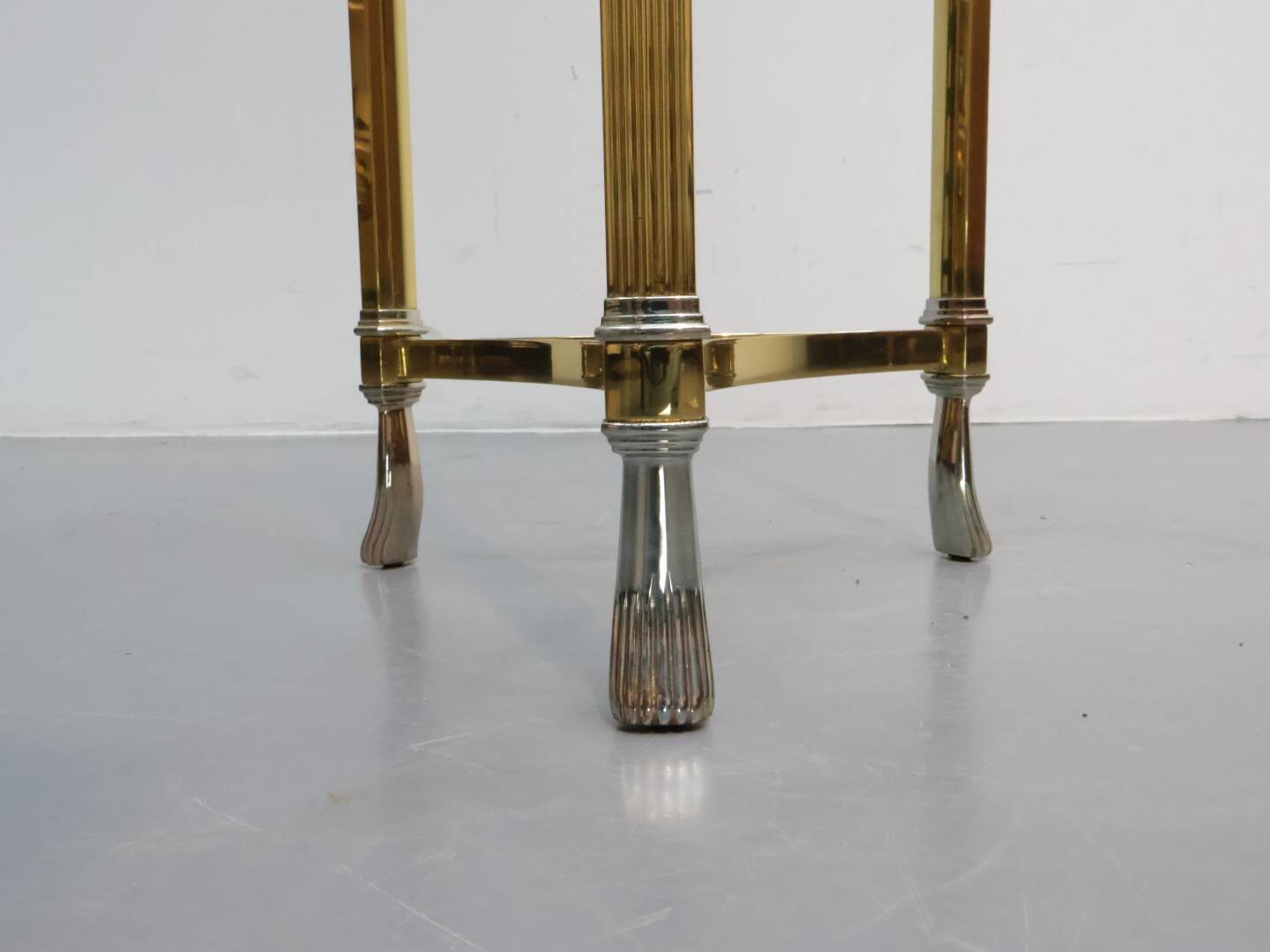 Vintage bijzettafel in de stijl van La Barge