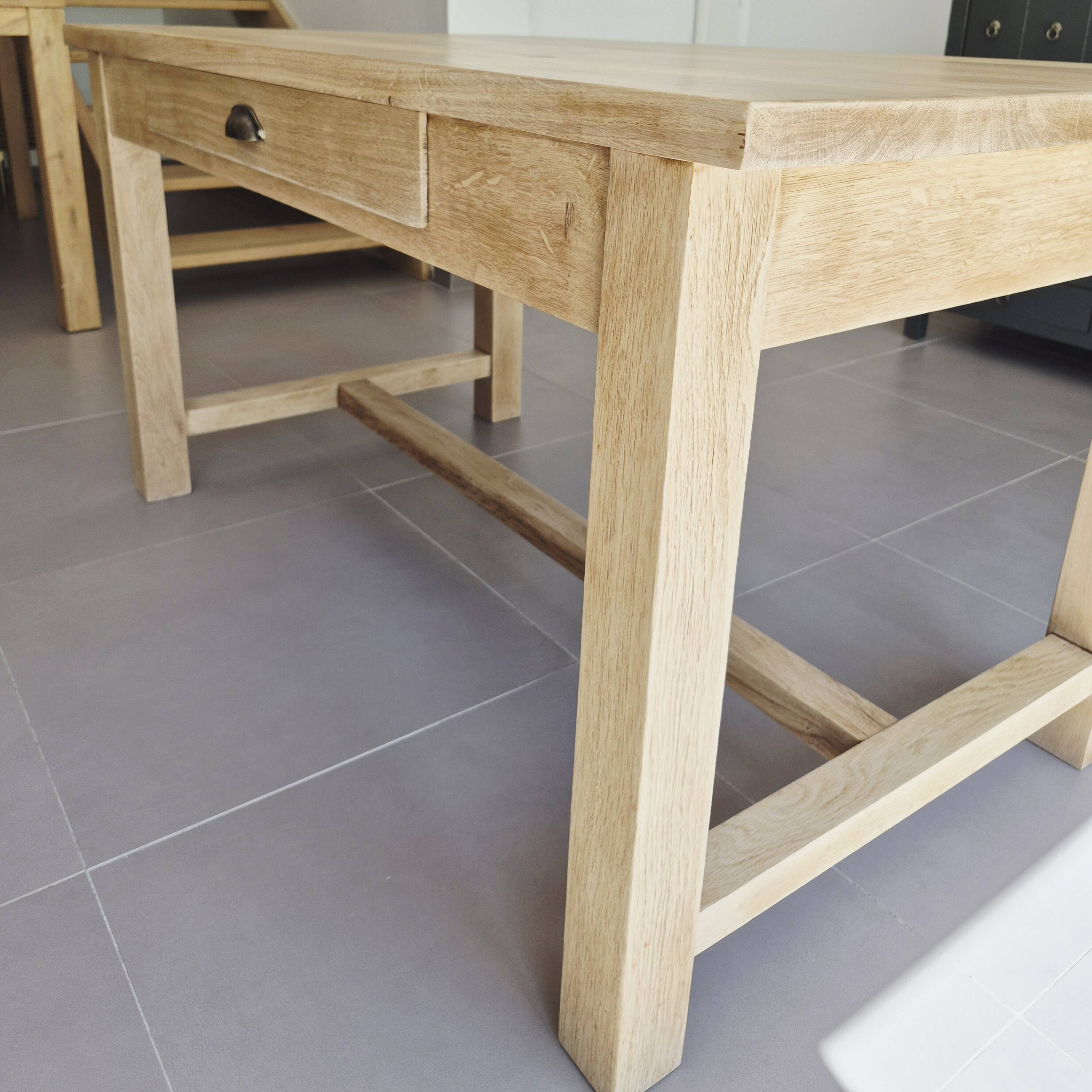Farm table