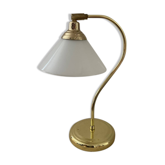 Lampe articulée en laiton et opaline des années 70