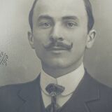 Ancien portait photo dans cadre doré 53 x59 cm, daté 1910