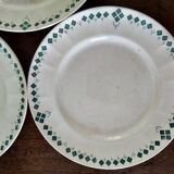 4 flat plates and 1 cake plate Longchamp tart pattern Saida in iron earth 2 flat plates and the cake plate in good condition (signs of wear) 1 cracked plate (see photo) 1 chipped plate (see photo) flat and 1 iettes Longchamp tart cake plate Saida pattern in iron clay