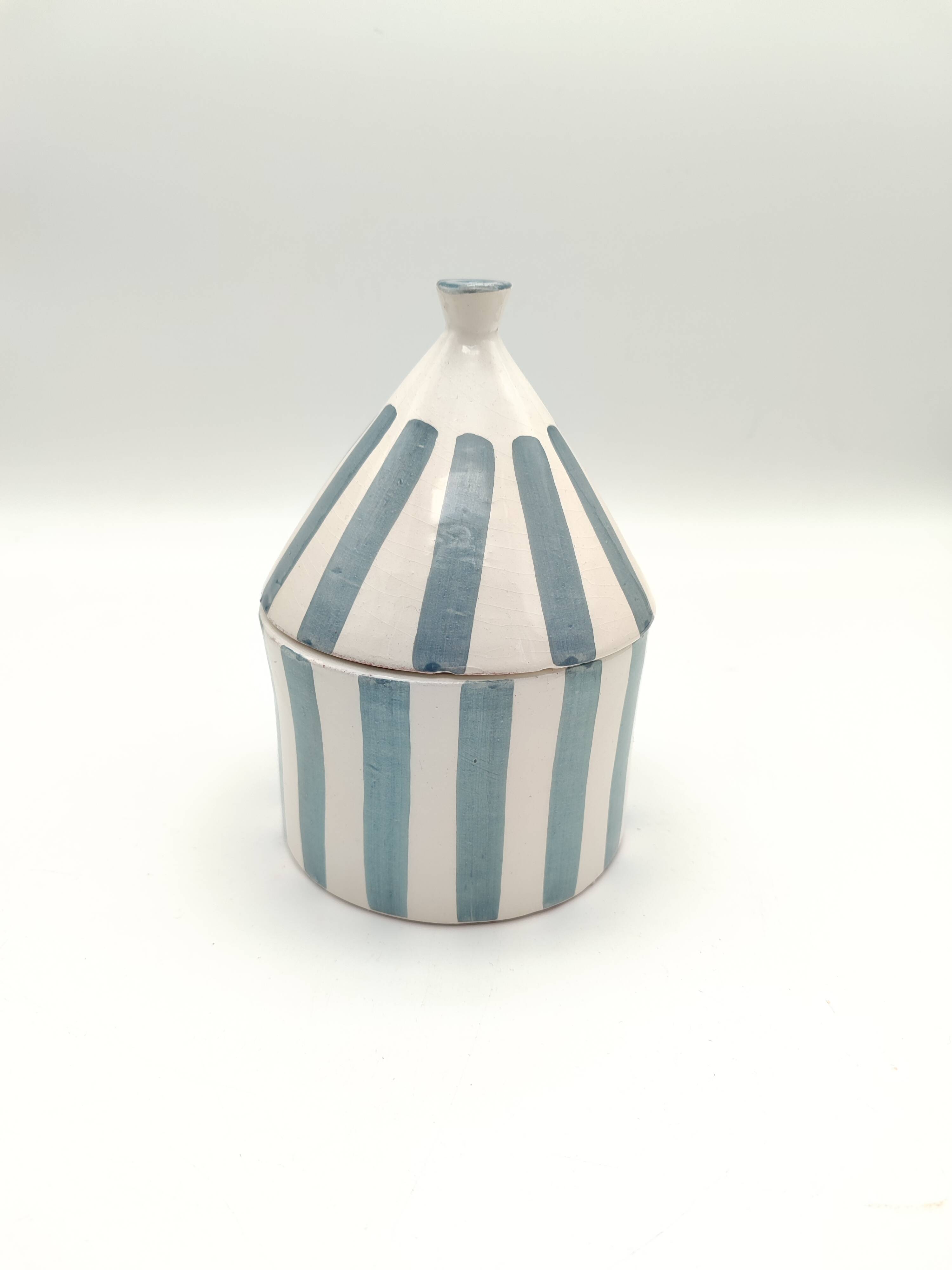 Ceramic bowl with bohemian style lid