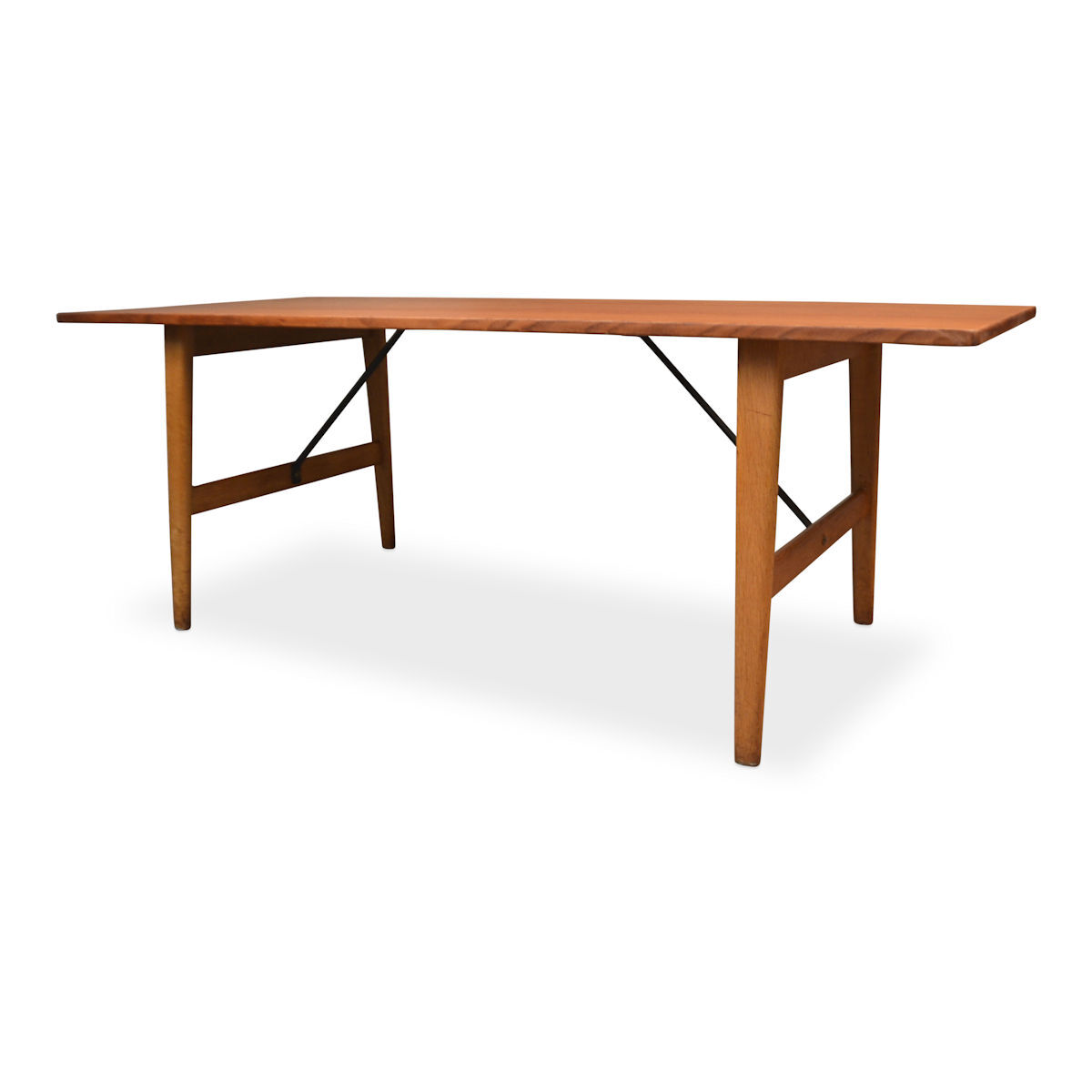 Danish table model 281 by Børge Mogensen for Fredericia