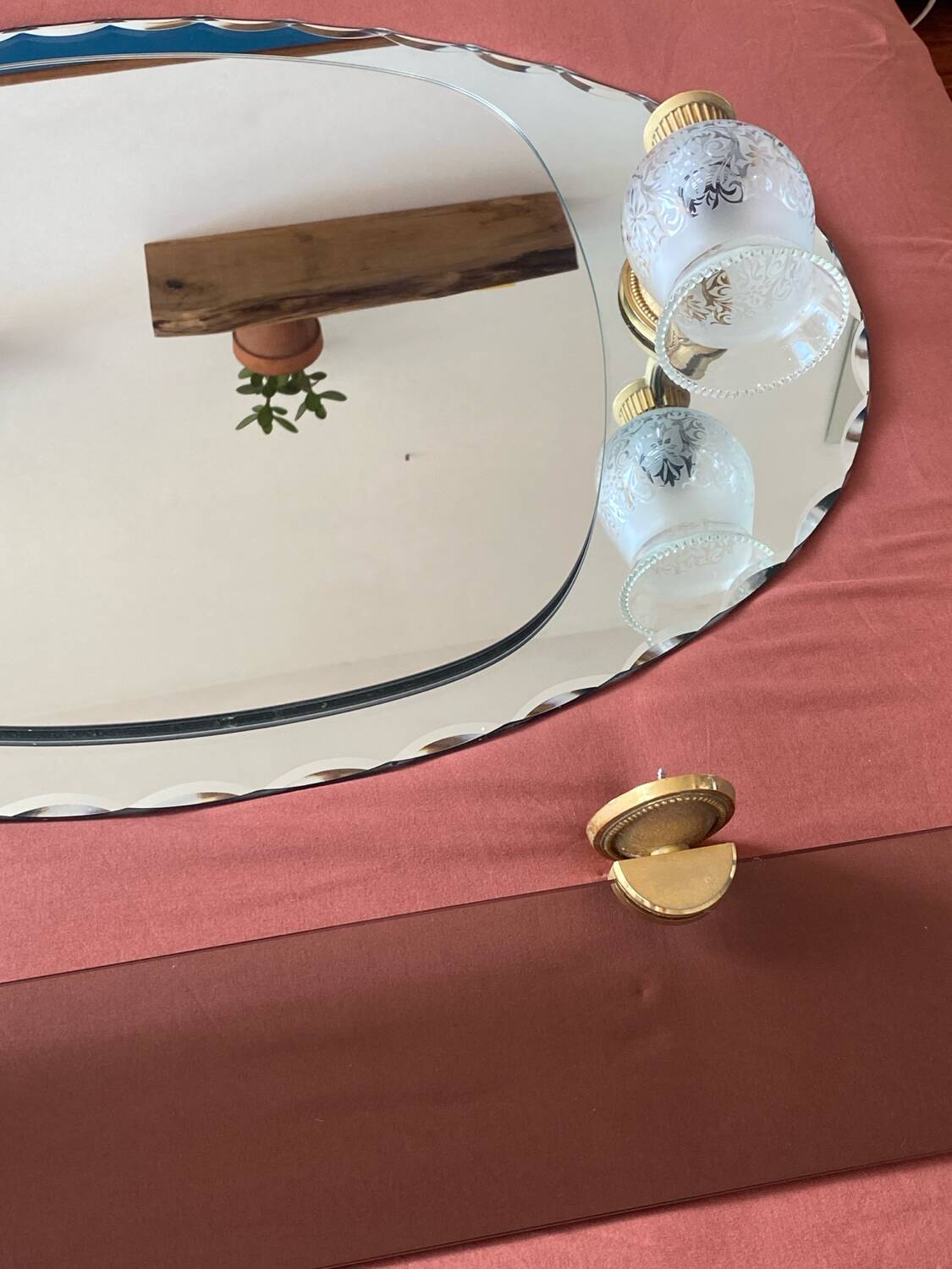 Miroir de salle de bain étagère et lampes