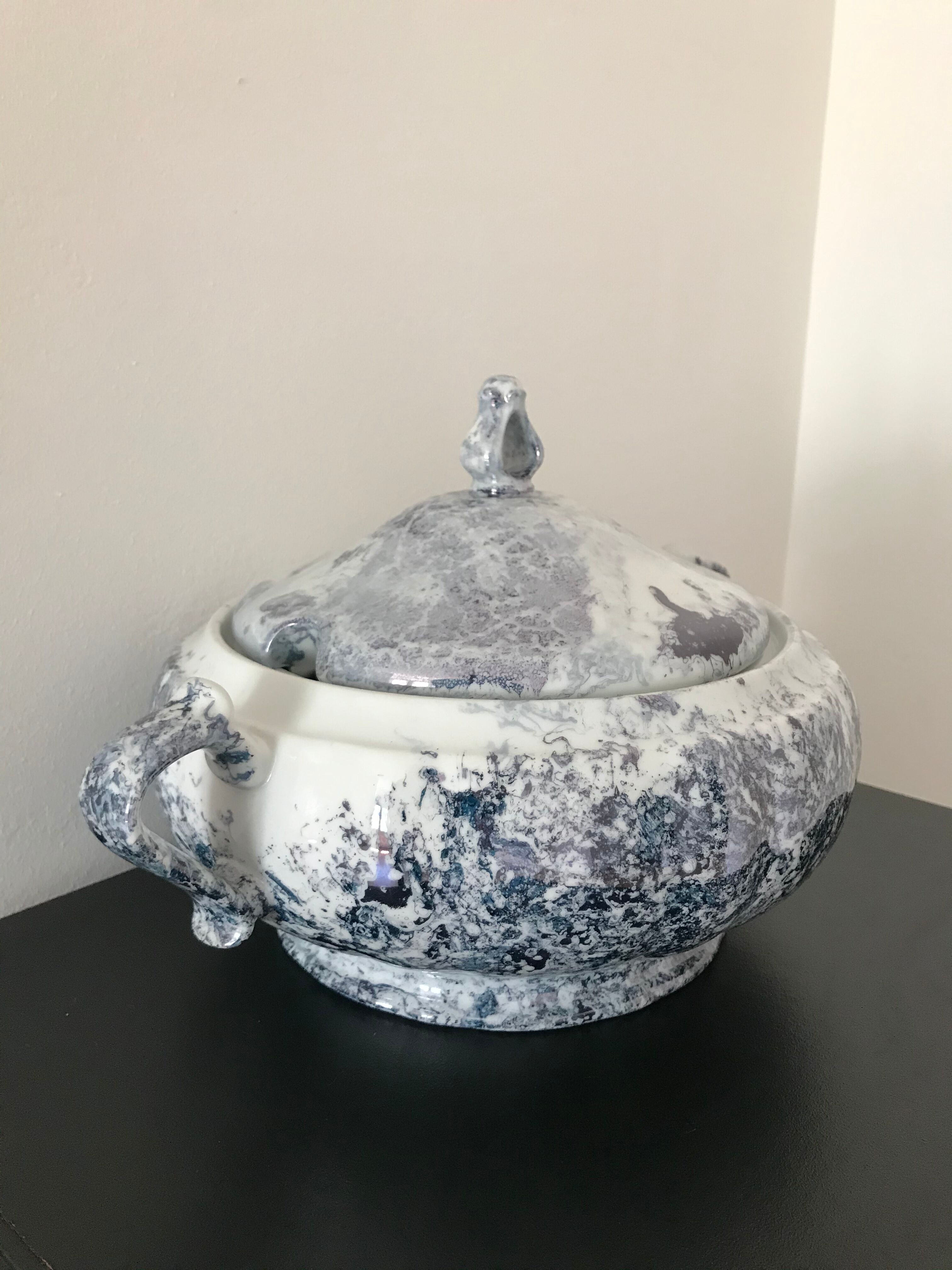 Marbled Bavarian porcelain soup maker