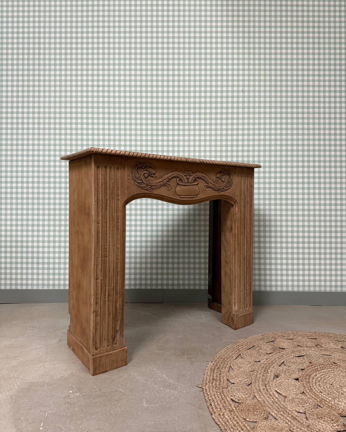 Fireplace mantel (sanded)