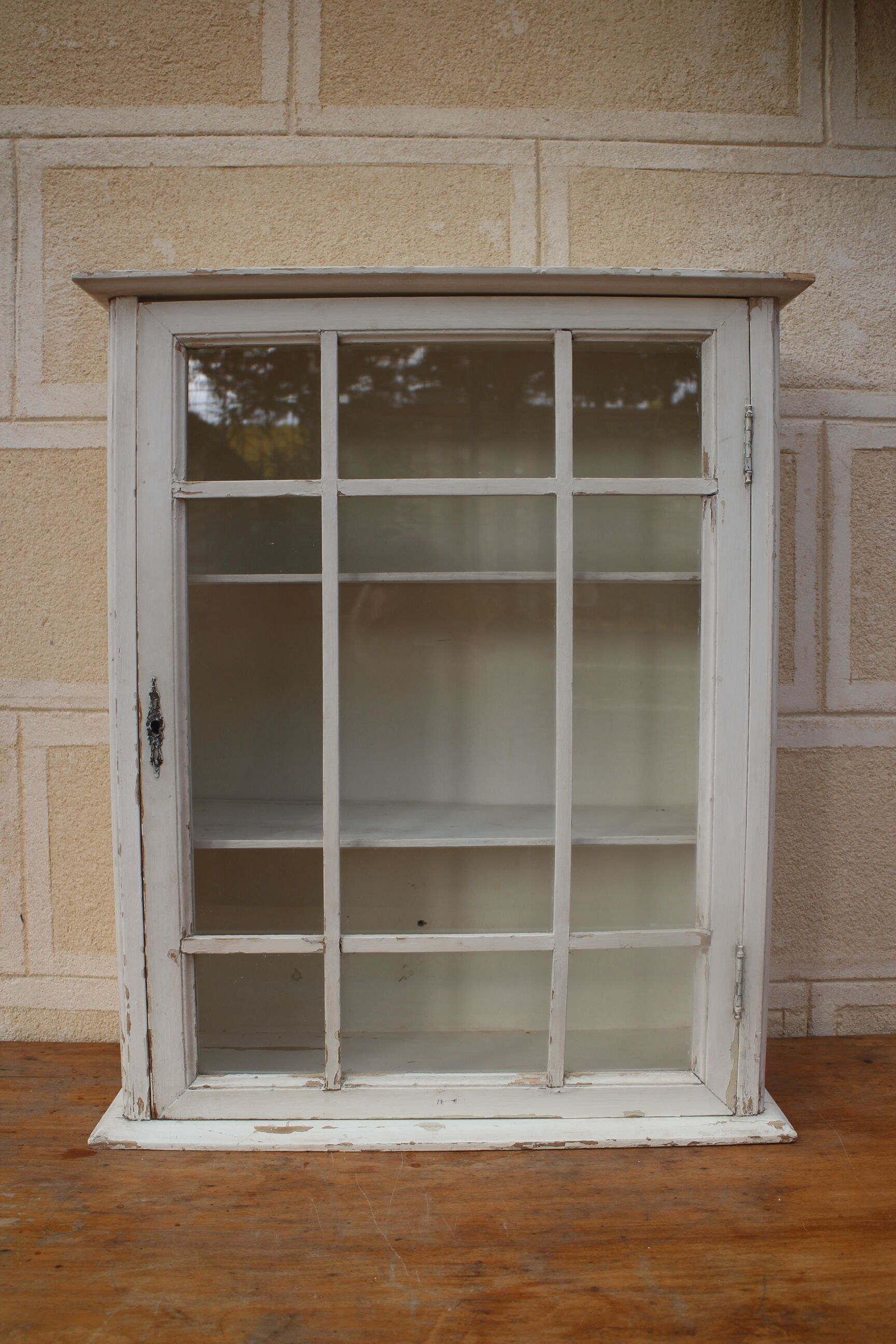 Glazed toilet cabinet