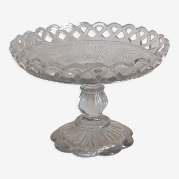Display cup in molded crystal openwork edges