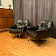 A pair of Möbel Mann armchairs, Germany, 1960s