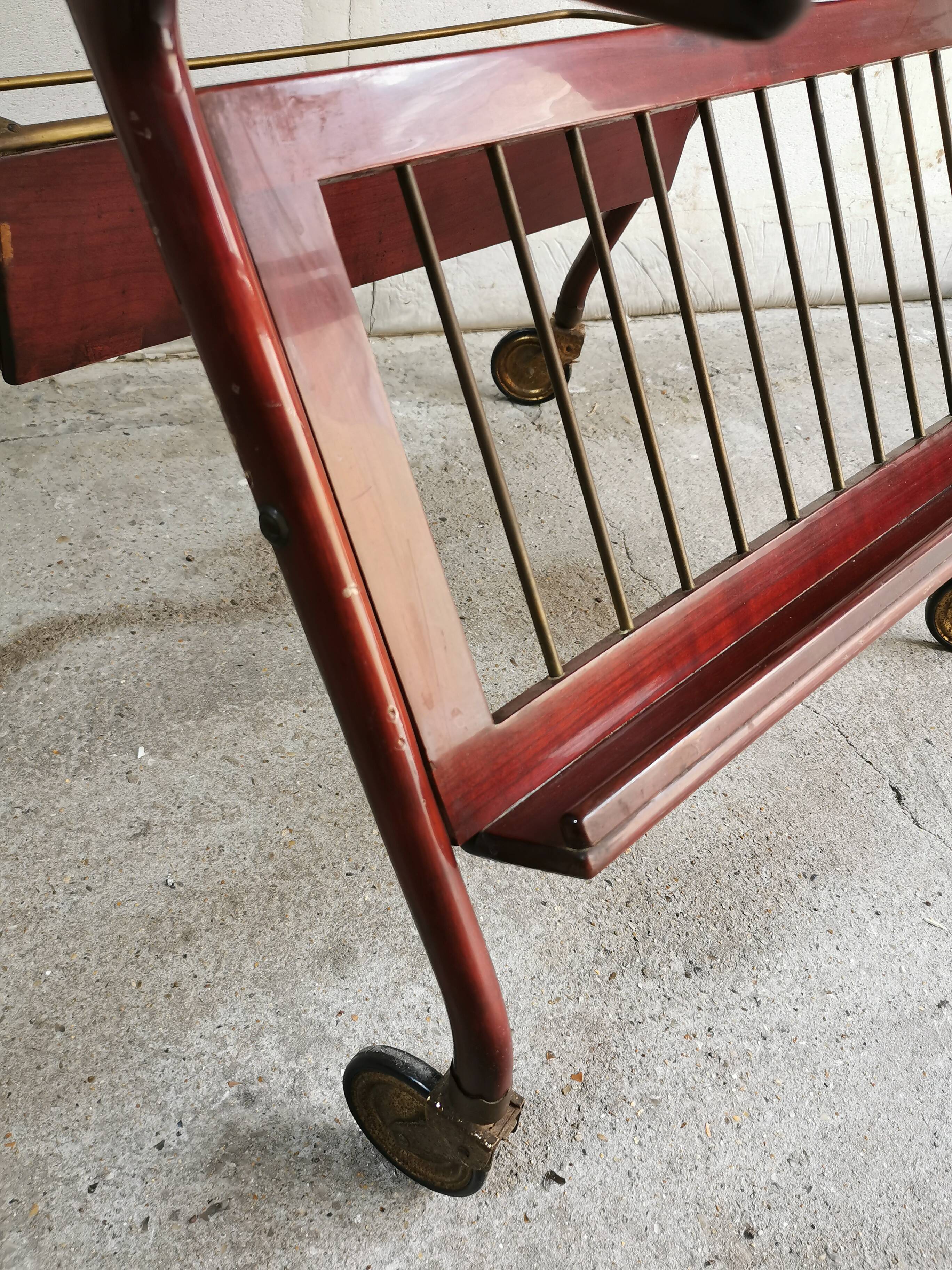 Table, bar trolley on wheels. removable tray. design 50 vintage italy