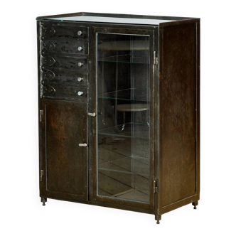 Armoire industrielle, vers 1930