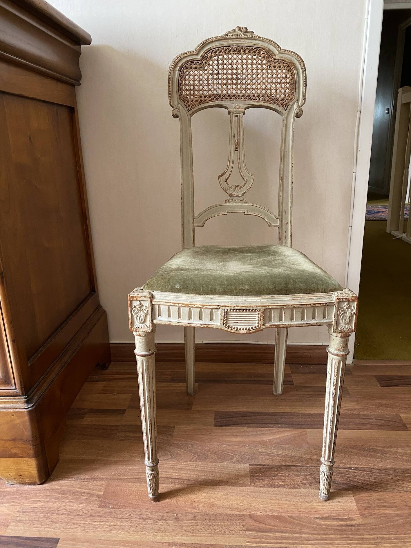 Chaise Style Louis XVI