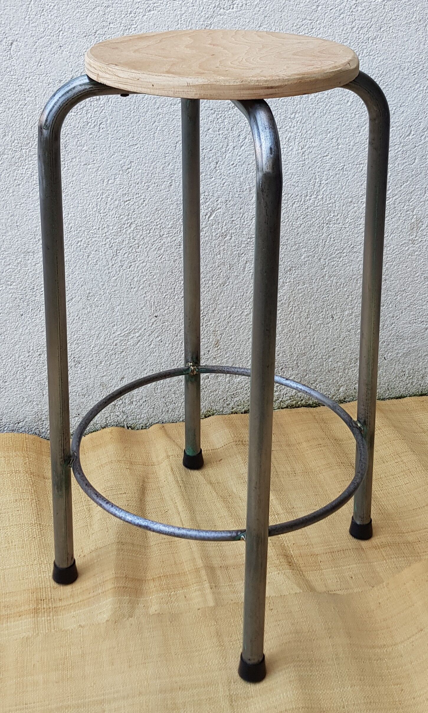 High metal and wood stool