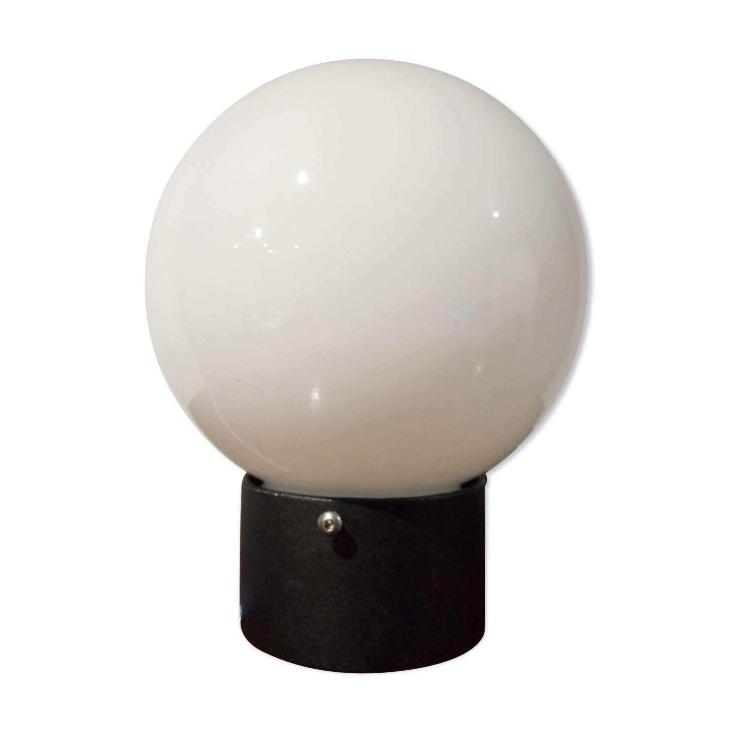 Opaline globe lamp