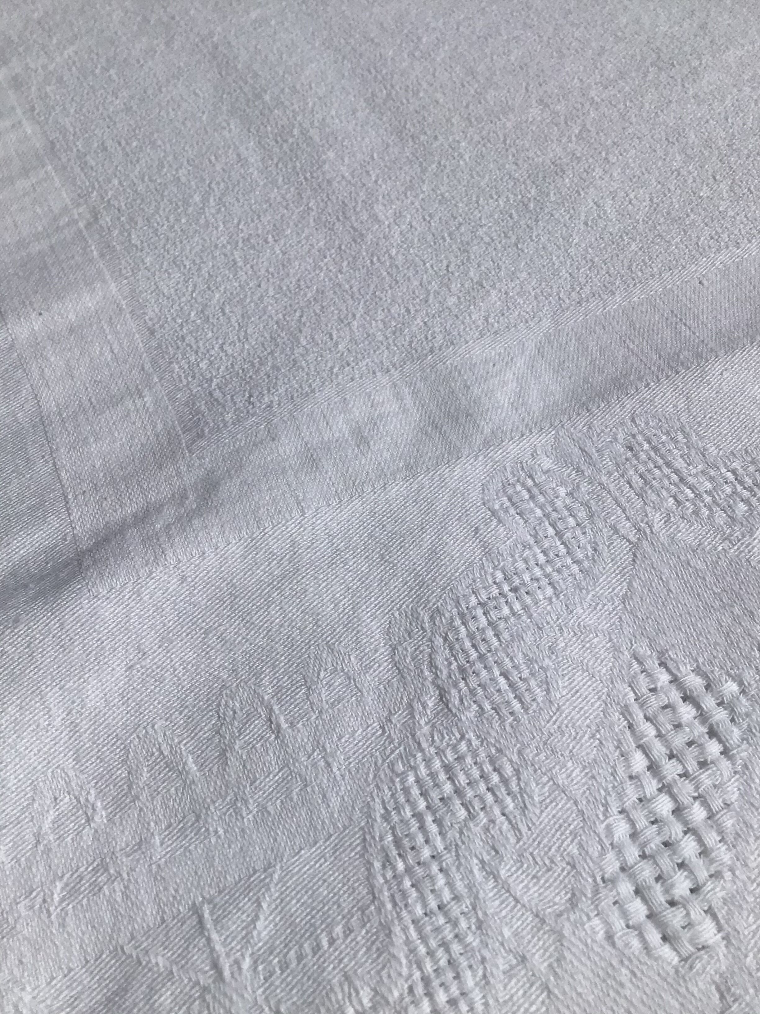 GP embroidered rectangle tablecloth with 9 matching diamond towels