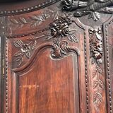 Armoire de mariage normande ancienne. Chêne sculpté.