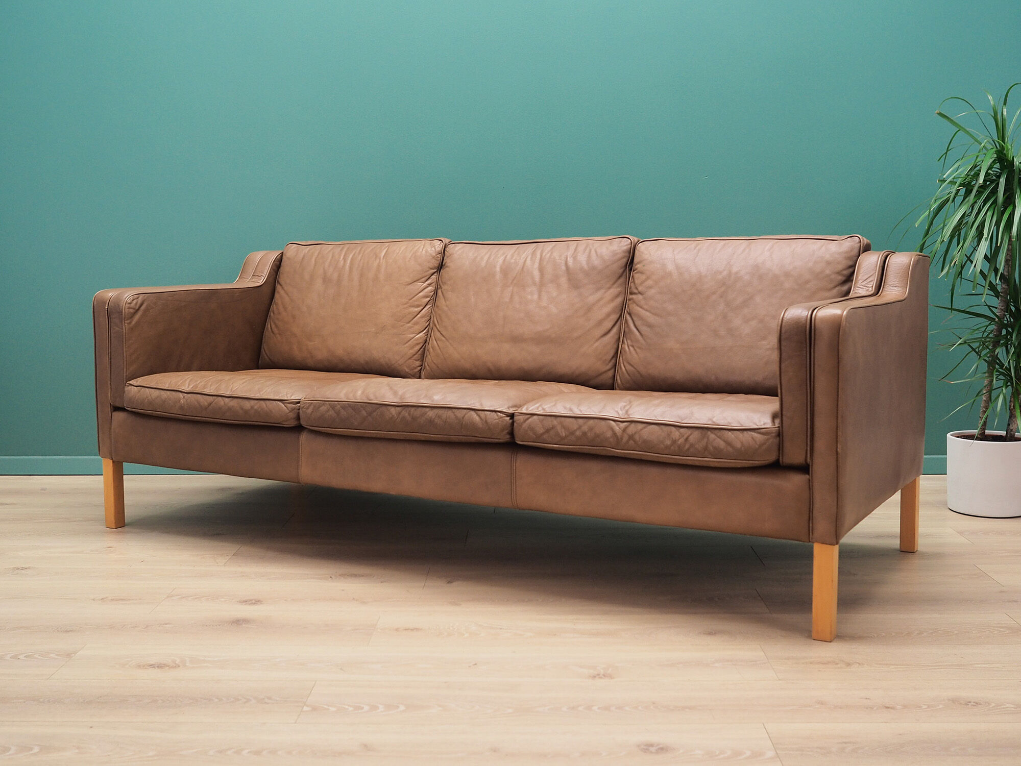 Sofa in brown leather, Danish design, 60's, designer: Mogensen Koch