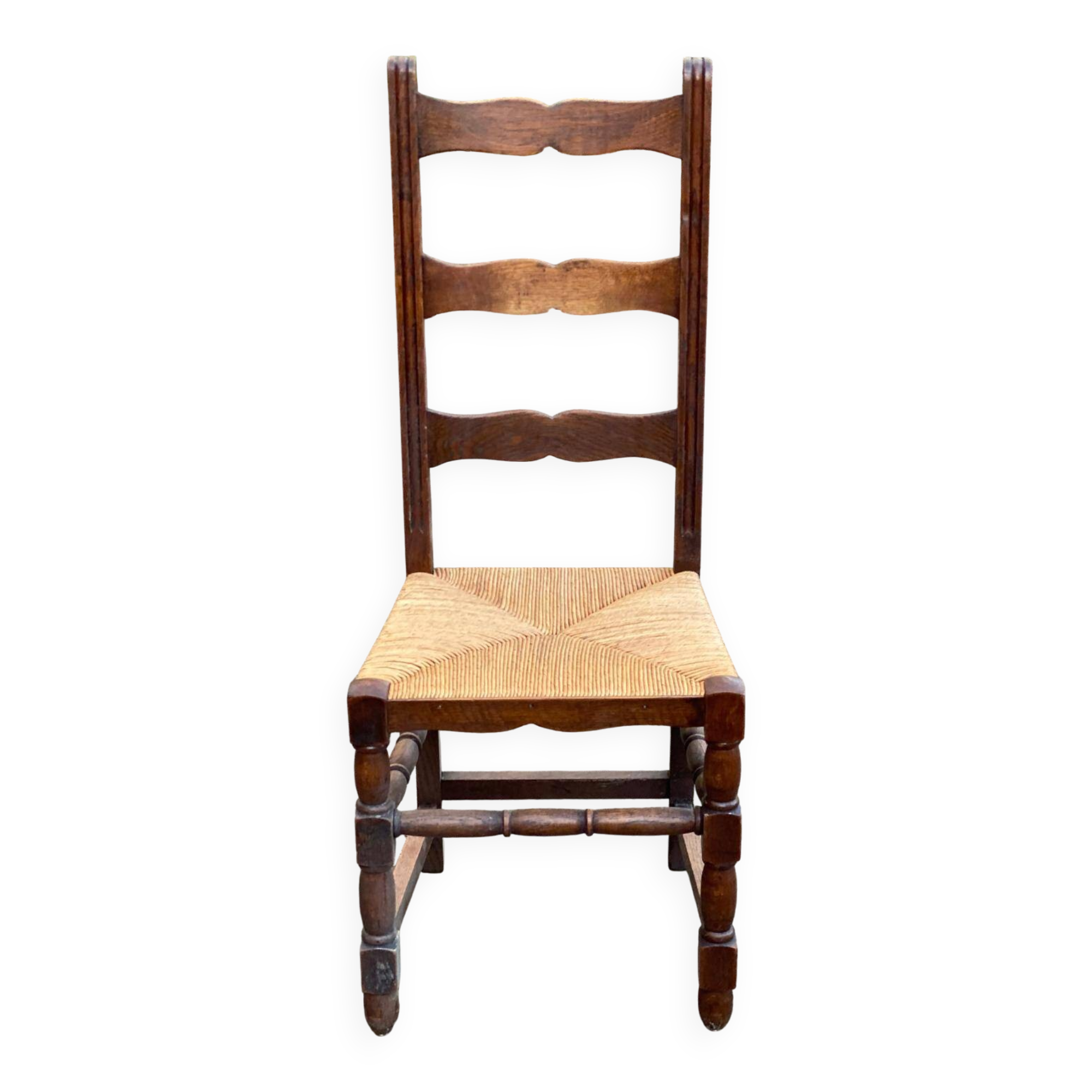 Solid wood dining chair with straw seat