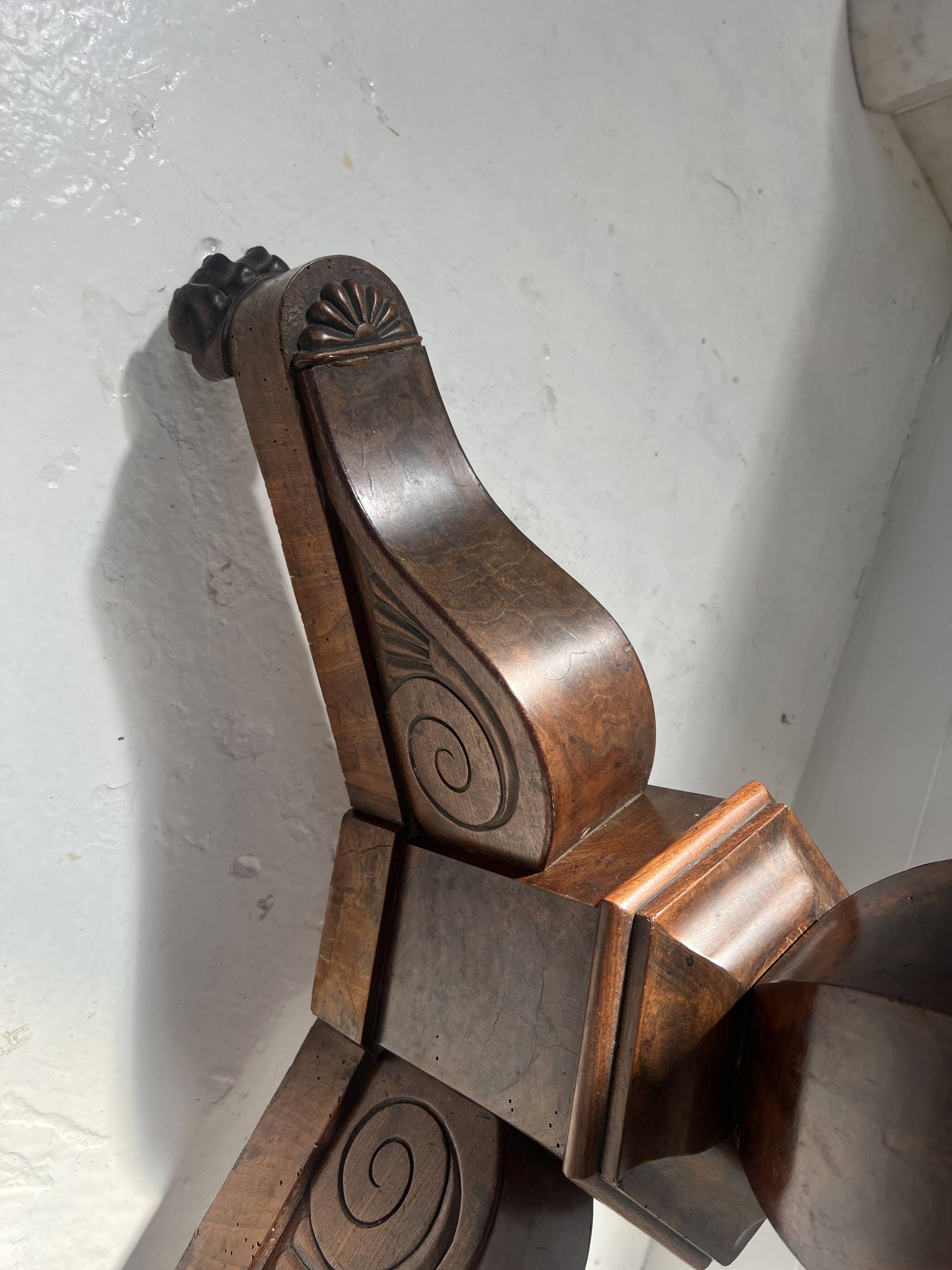 Empire-style mahogany and veneer guéridon, 19th century.