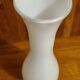 Vase soliflore en opaline blanche
