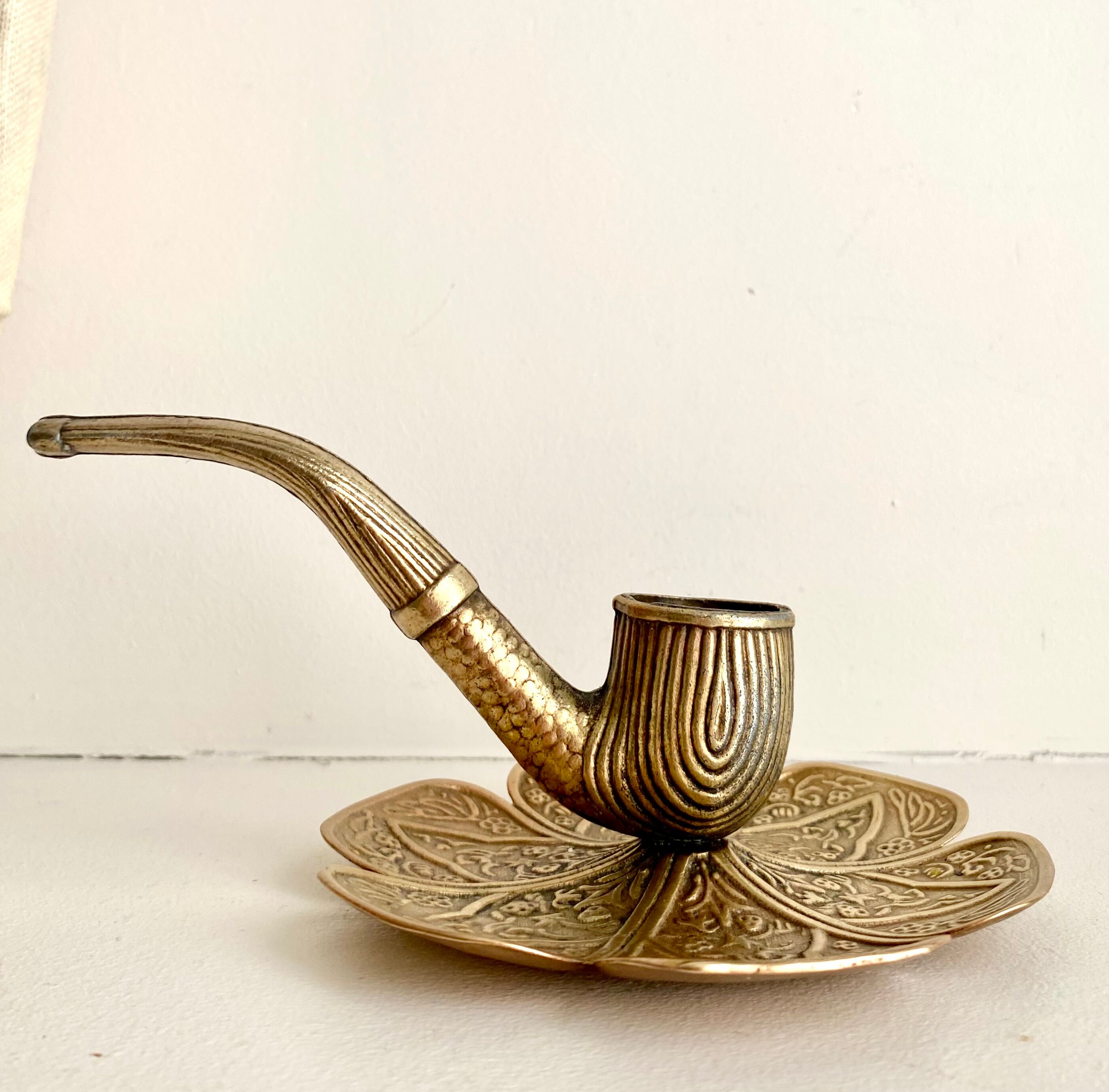 Brass candle holder with handle