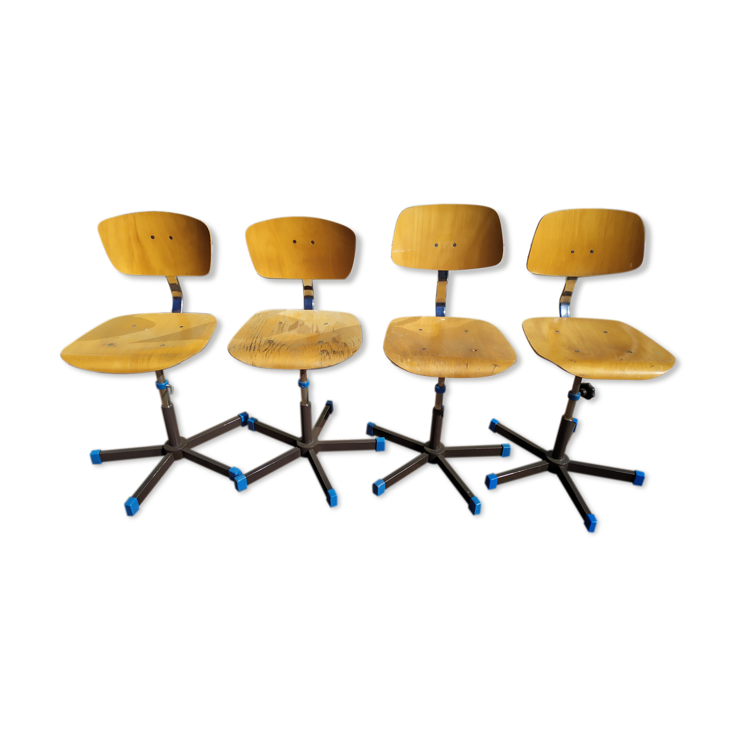 Lot of 4 couture swivel adjustable workshop chairs