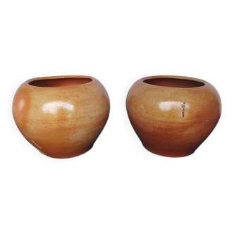 Varnished terracotta flower pots