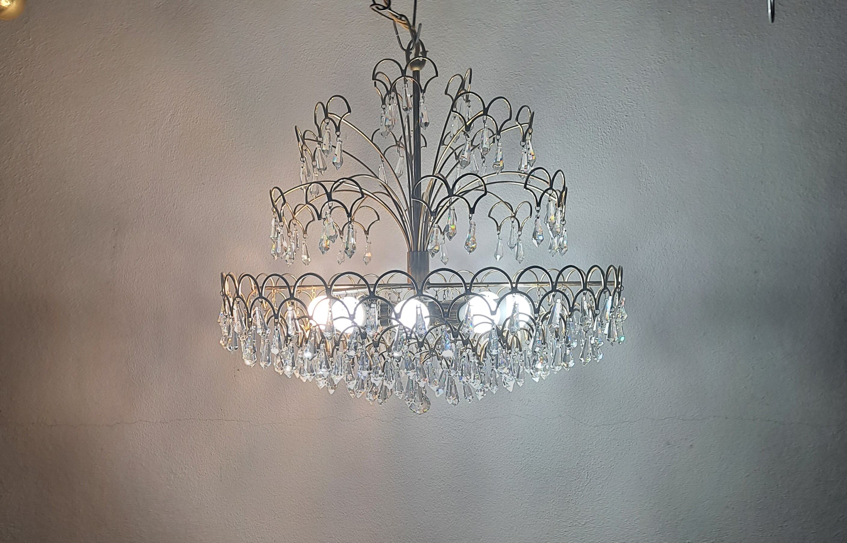 Vintage Italian Crystal Chandelier 8 Lights