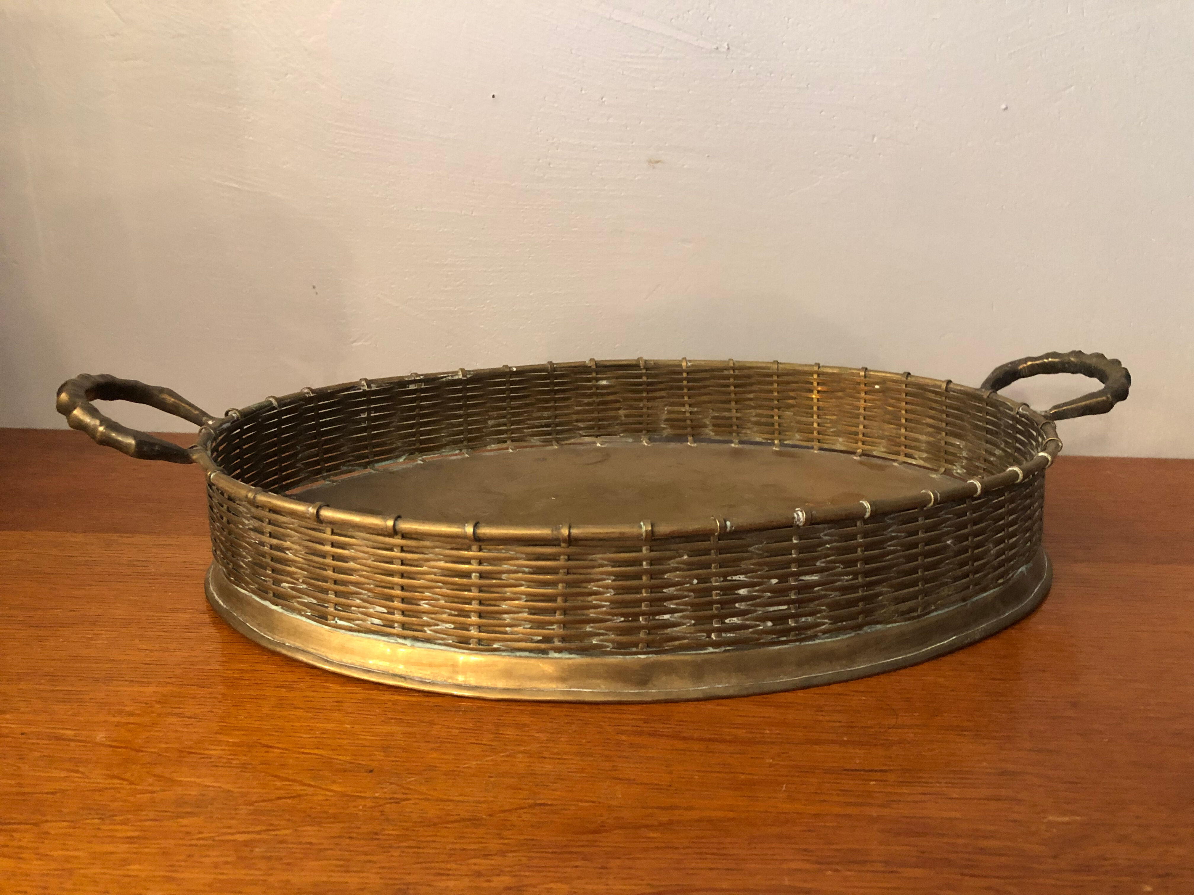 Antique brass top
