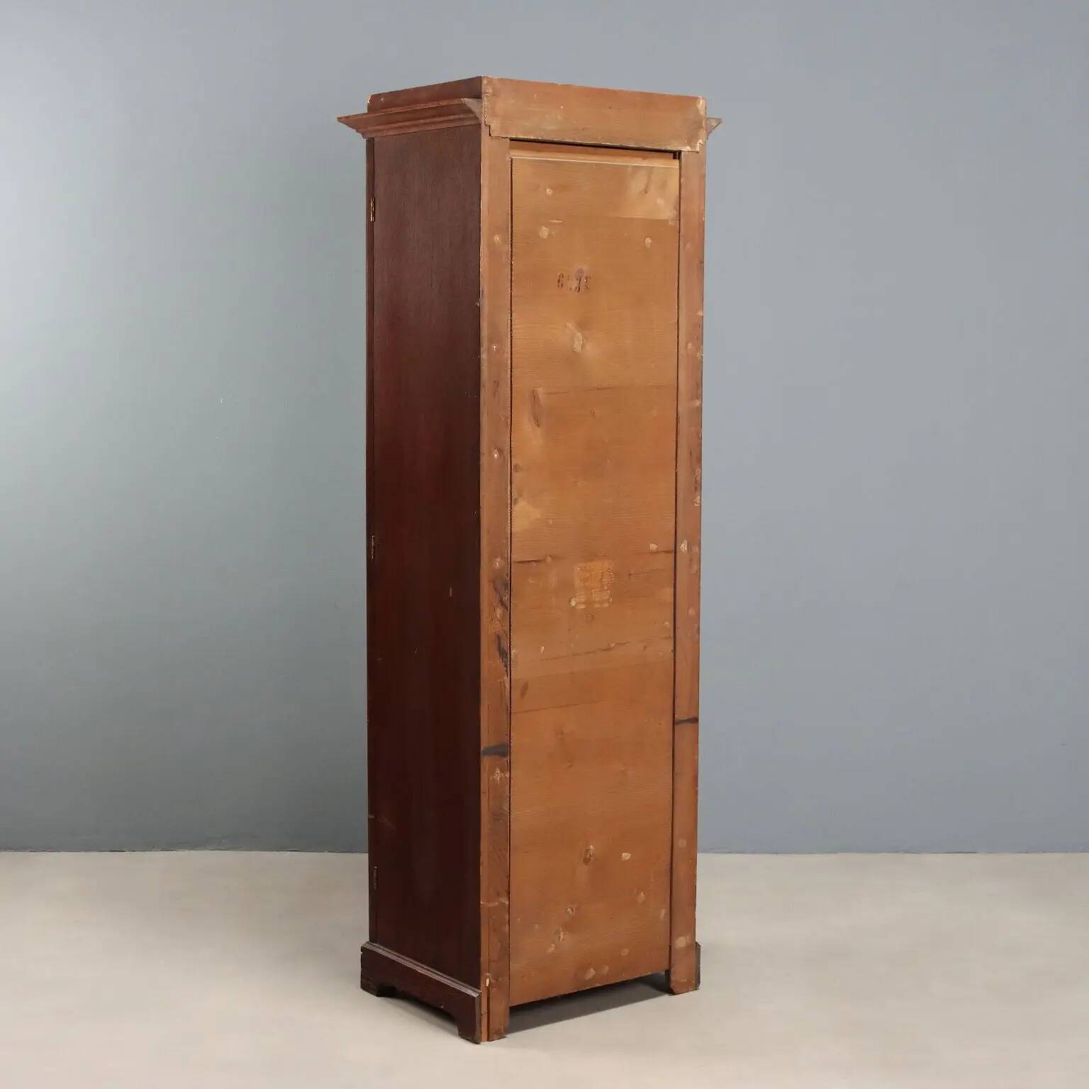 Antique oak chest of drawers with 8 drawers, Italy, 19th century.