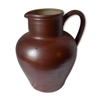 Pitcher in Bonny sandstone