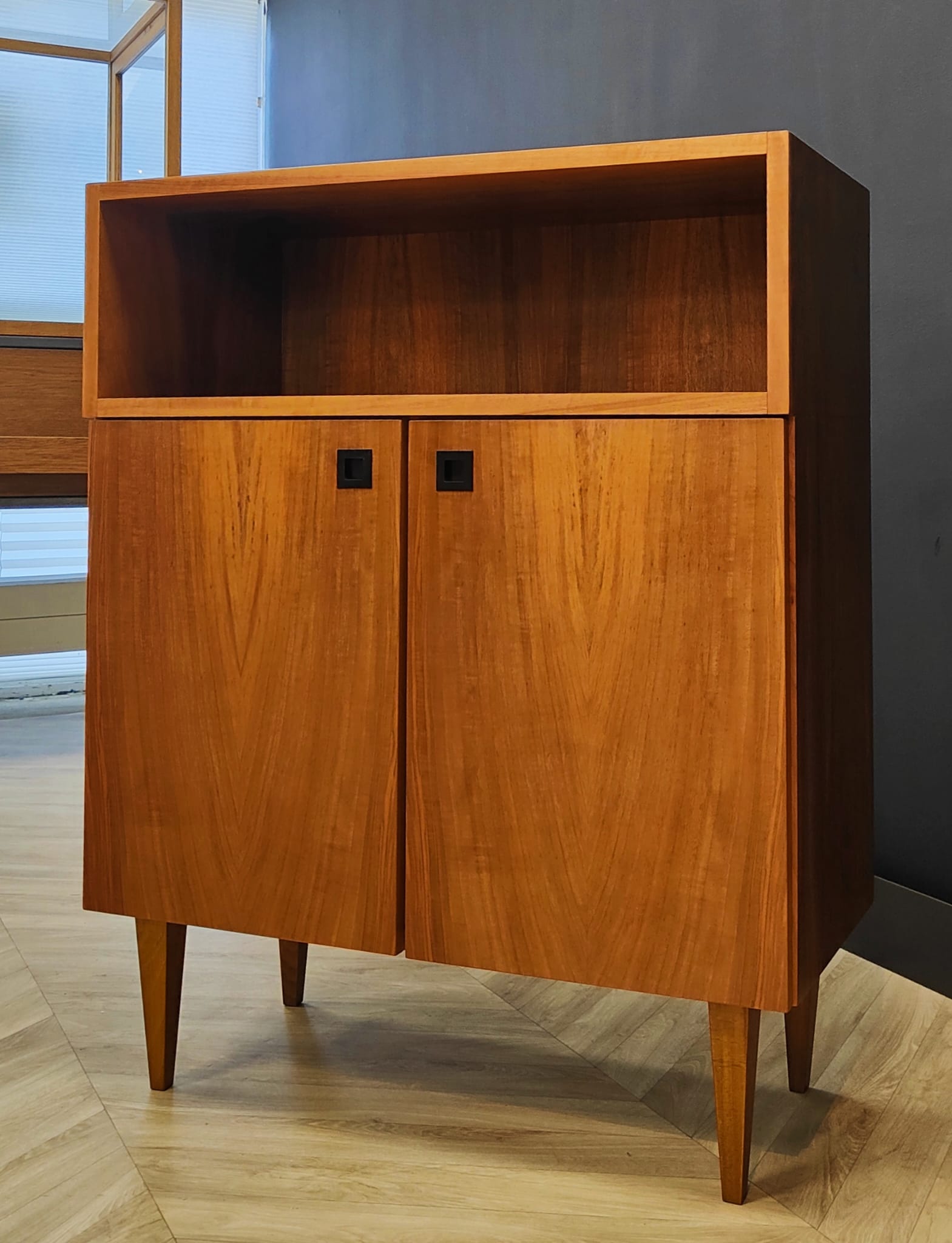 Mid century cabinet