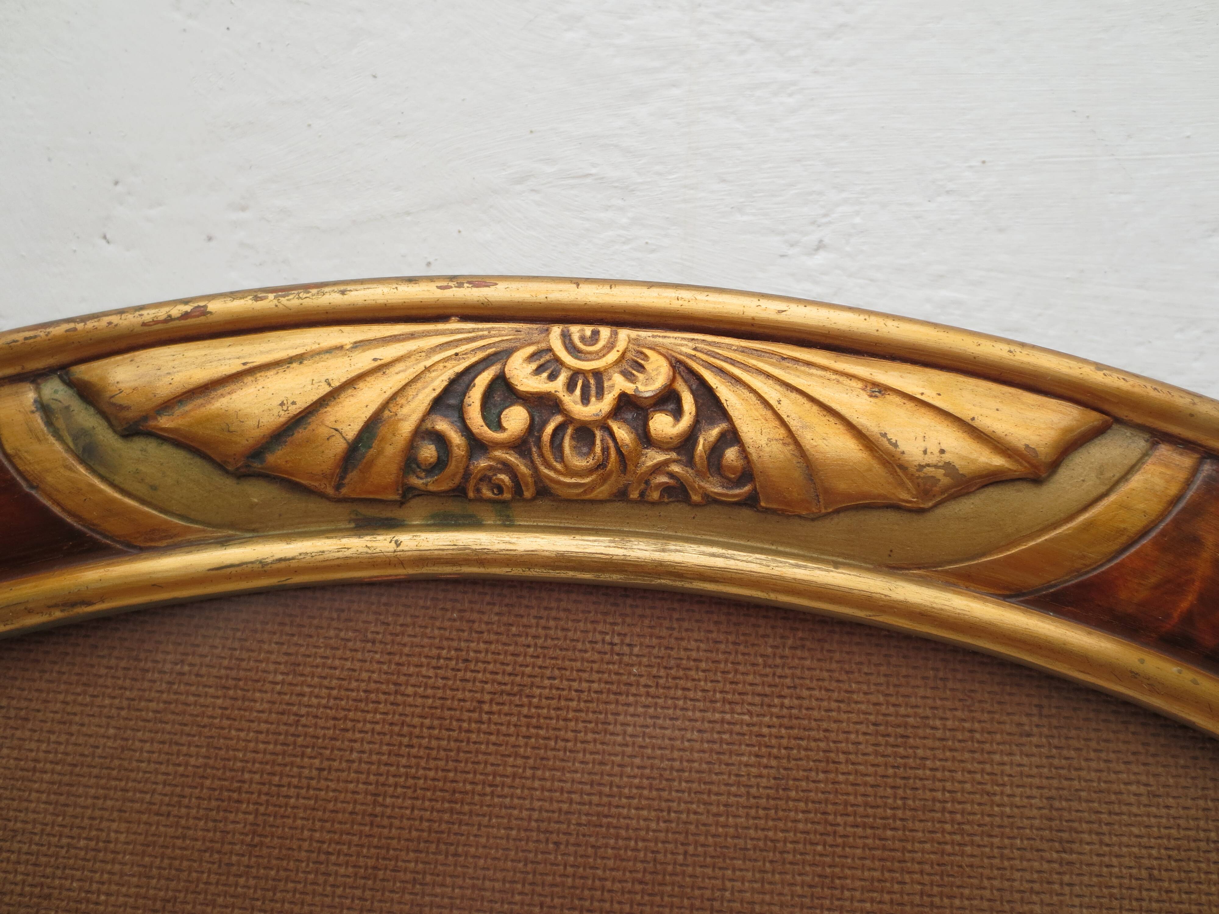 Cadre art nouveau ovale  en bois, décor flamé et  or