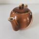 Small graphic selfish teapot in gradient brown – 70s