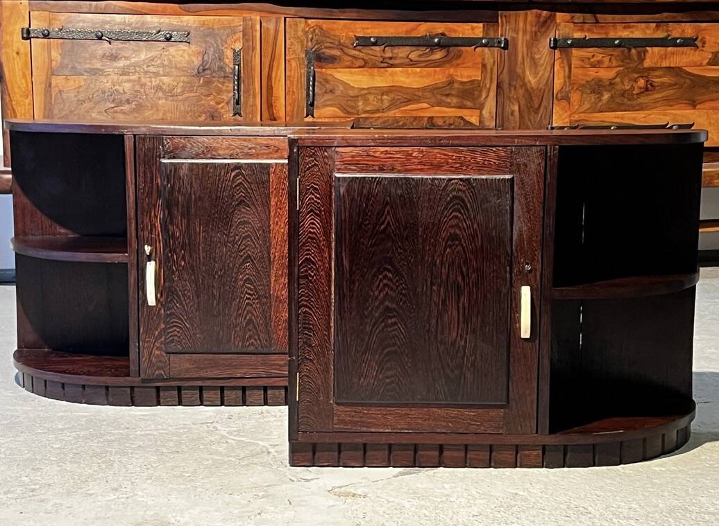 Important pair of Art Deco bedside tables in palm wood, 1930