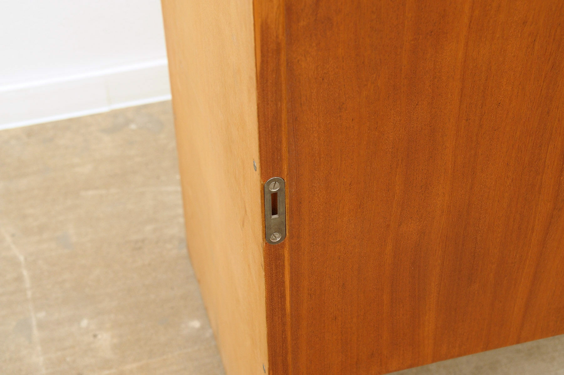 Table de chevet du milieu du siècle entièrement rénovée par Mojmír Požár, années 1960, Tchécoslovaquie