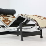 Chair long "LC4" Le Corbusier, Cassina Edition, Ponyskin.