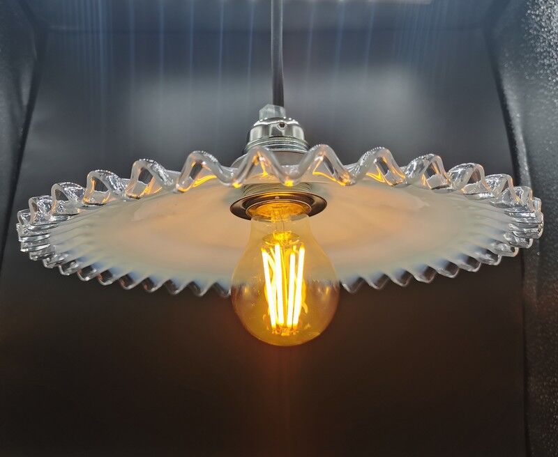 suspension in fluted Opaline