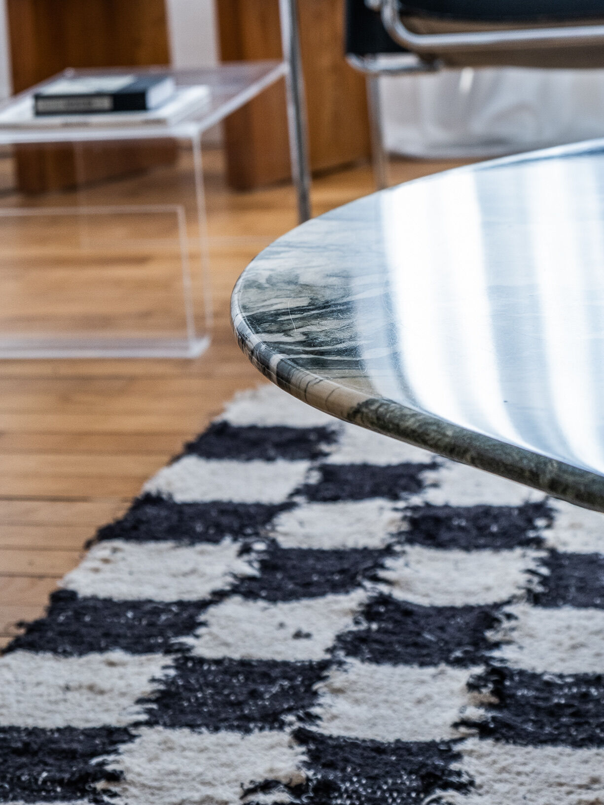 Marble table drop shape Roche Bobois vintage