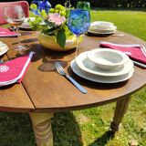 Round table with flaps