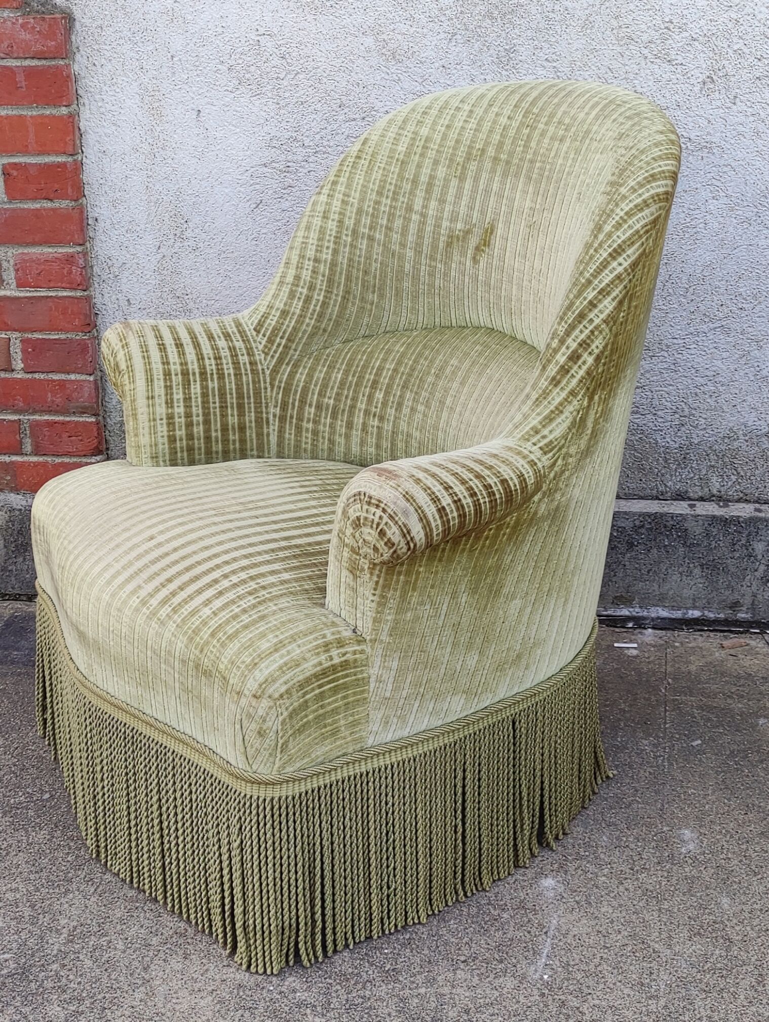 Pair of toad armchairs