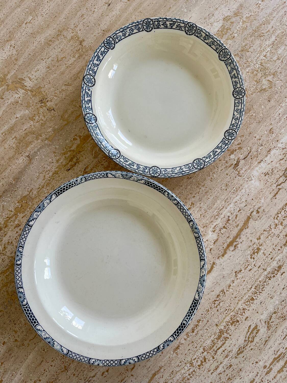 Duo of iron earth dishes