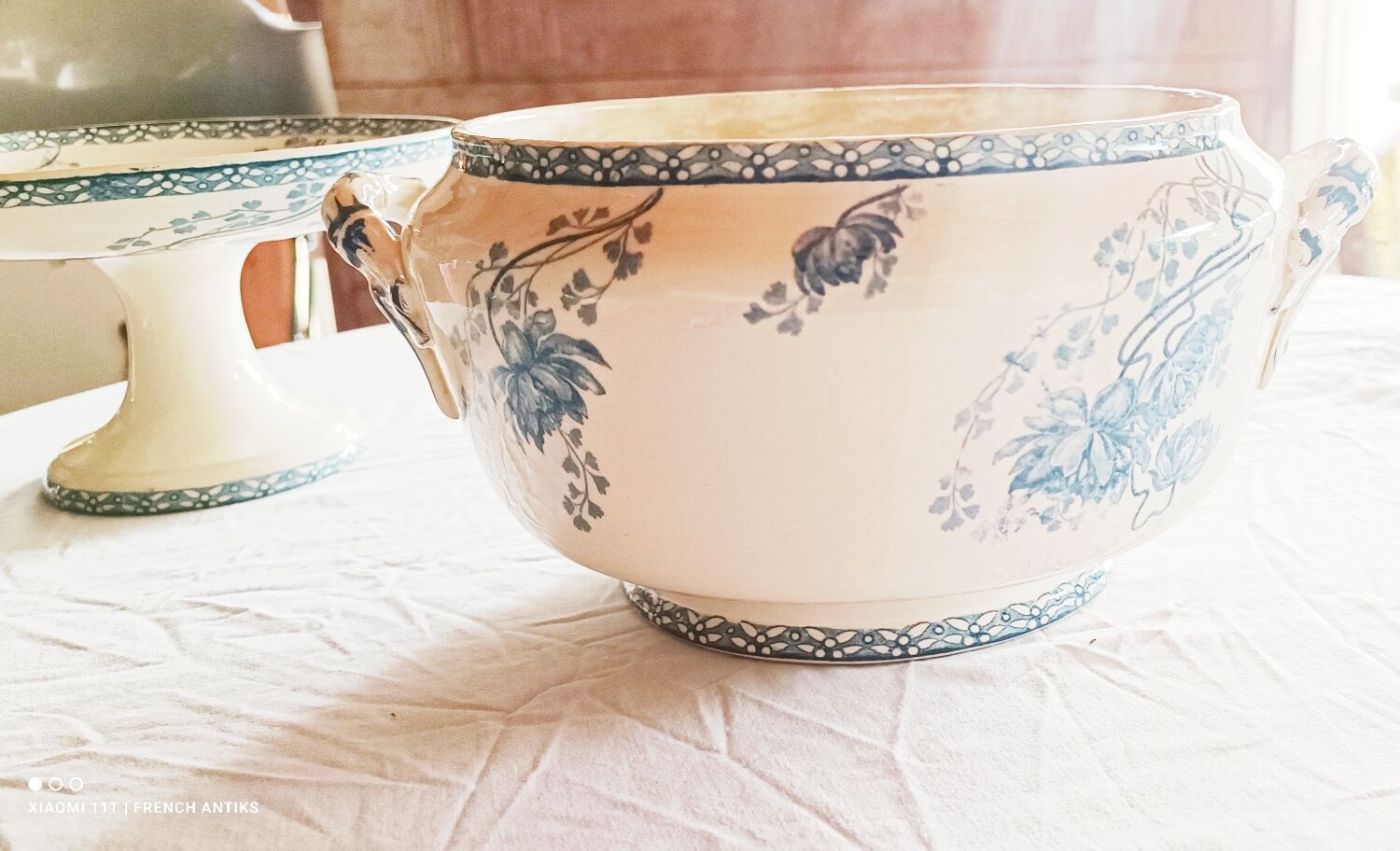 soup tureen, flat dish in porcelain Sarguemines France decor Royat