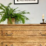 Commode rustique à trois tiroirs